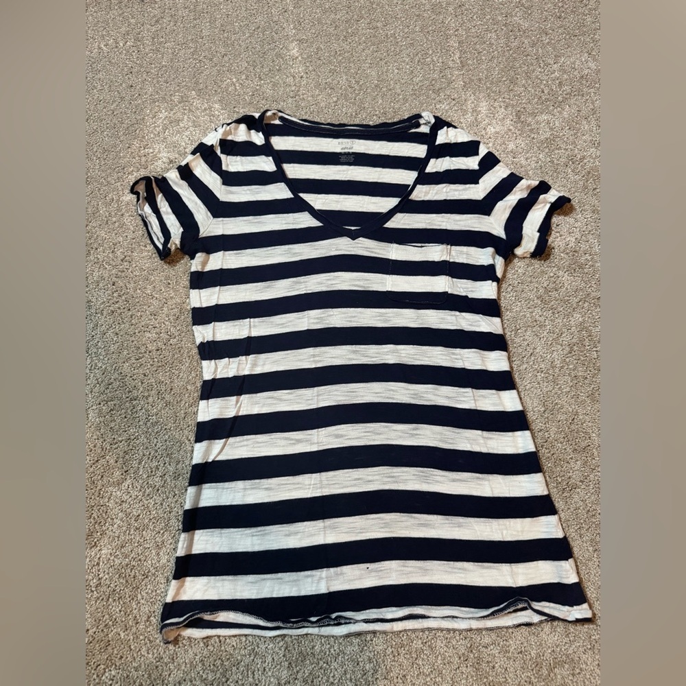 Aerie Navy & White Striped V-Neck Pocket Tee Size Medium